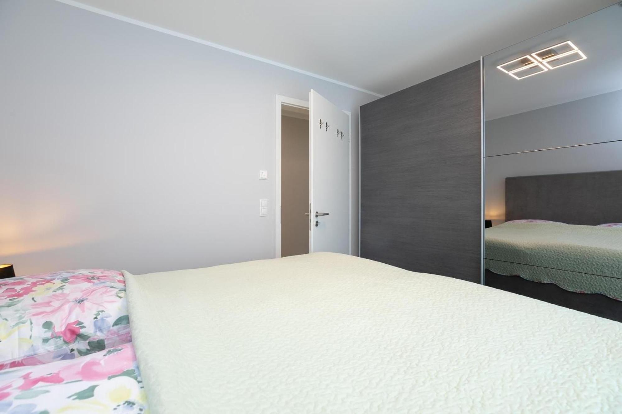 Lucia Apartment ชาร์บอยท์ซ ภายนอก รูปภาพ